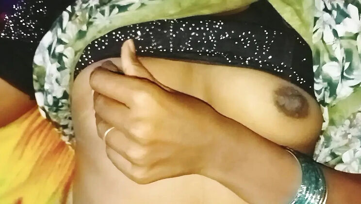 Sexy Kavita Kannada Pussy Fingering and Boobs Show