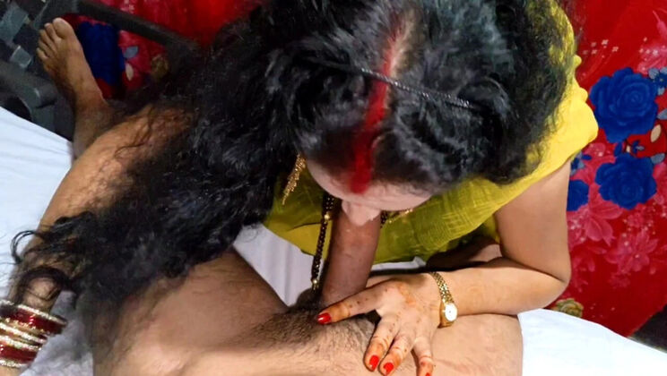 Lalita Singh caught her boyfriend's brother's cock and started begging to suck it