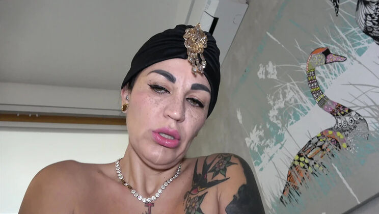 Married Arab Real Estate Agent in Hijab Fucked by Muslim Client